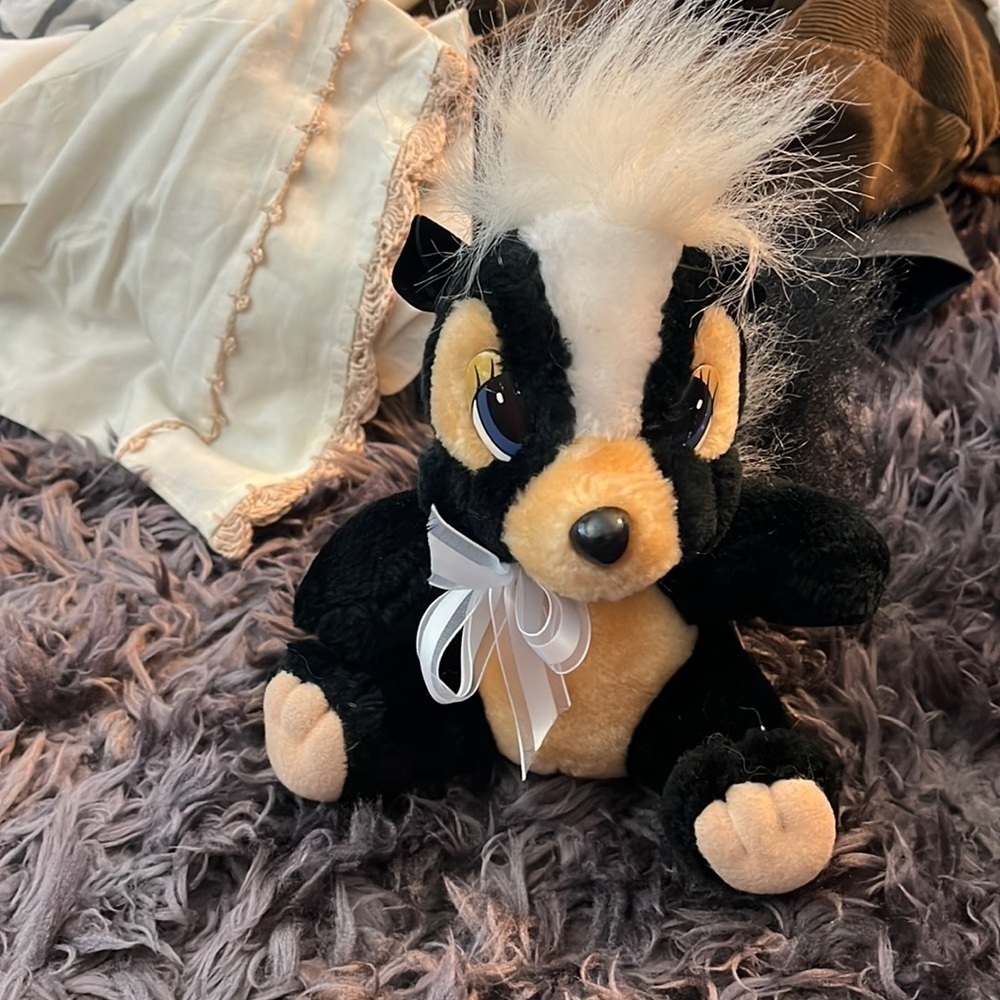 Vintage Disney Flower Bambi Cute Skunk Plush Stuffed Plastic Eyes 6" Black White